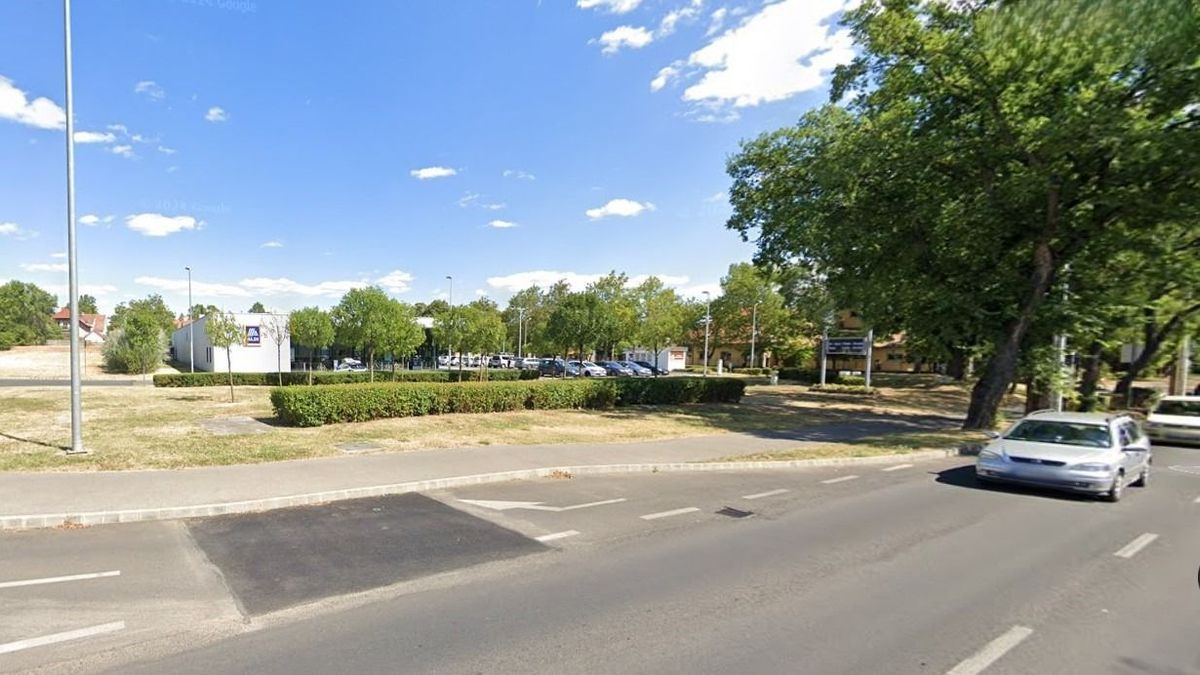 Tele a parkoló, de hiába − bezár Pécs egyik legforgalmasabb üzlete