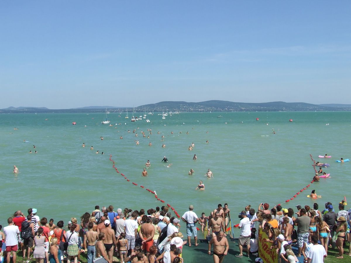 A Balaton-átúszást másodszor is elhalasztották az időjárás várható változékonysága miatt