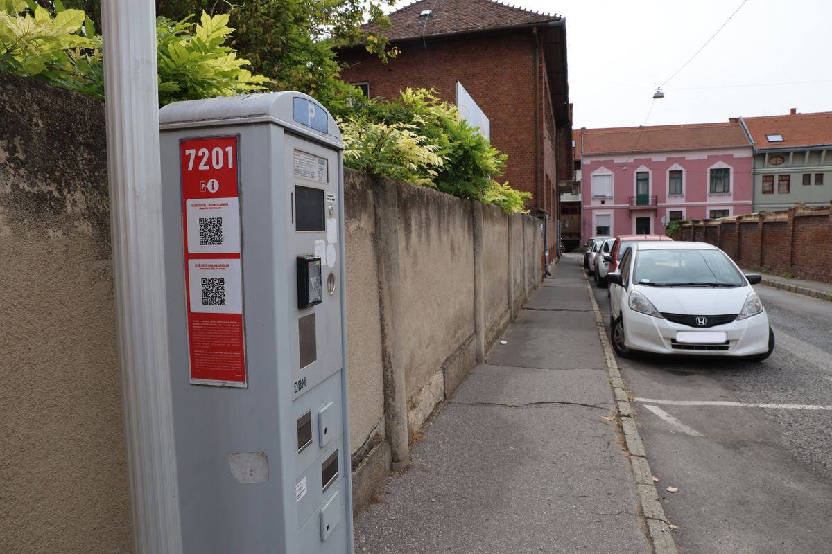 A pécsi parkolási díj a győrinél is magasabb lesz