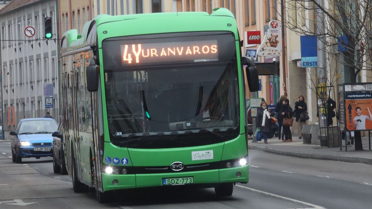 Európai Bizottságot győzködné Pécs az új buszokért