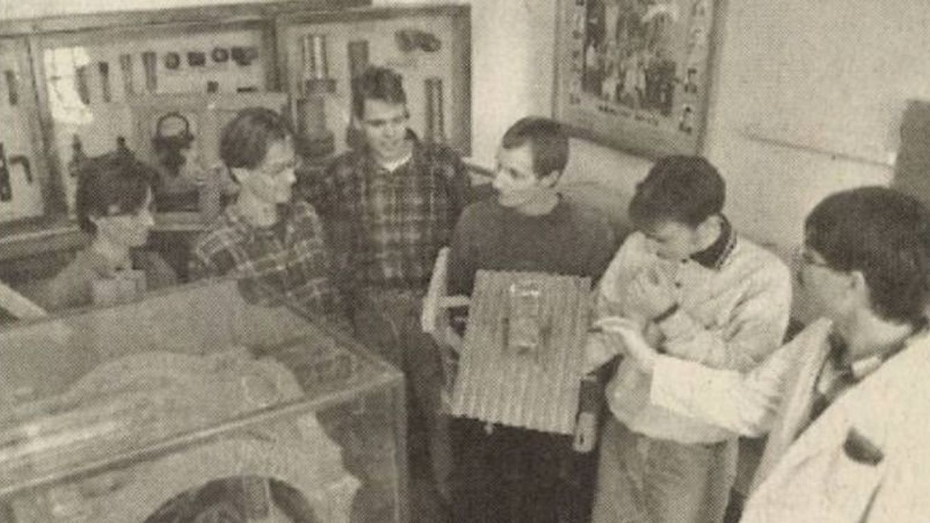 Így lett múzeum egy iskolai folyosóból Pécsen