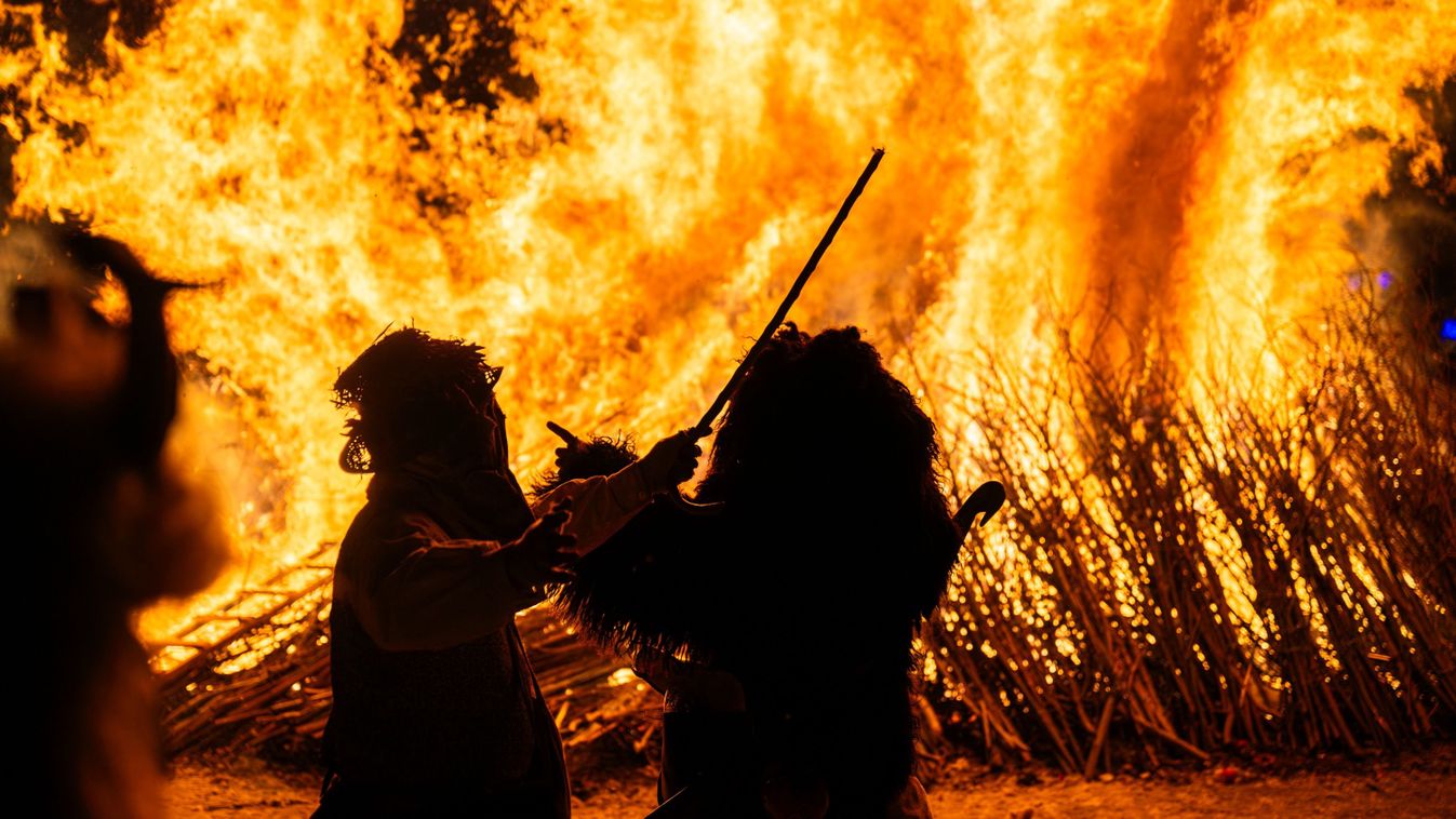 Holnaptól a busók leuralják Mohácsot – keddig tart a bál