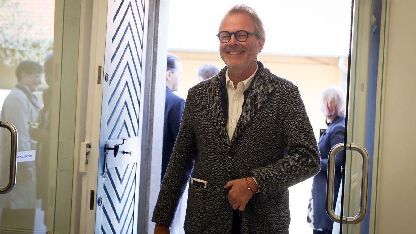 Legendás művész unokája érkezik Pécsre: Pierre Vasarely tart tárlatvezetést